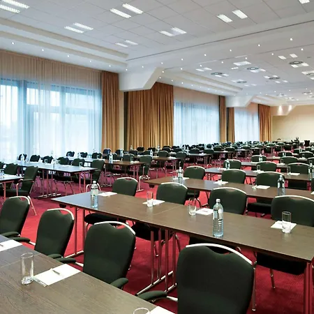 Nh Vienna Airport Conference Center Hotel