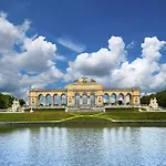 Nh Vienna Airport Conference Center Hotel 4*
