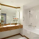 Nh Vienna Airport Conference Center Hotel 4*