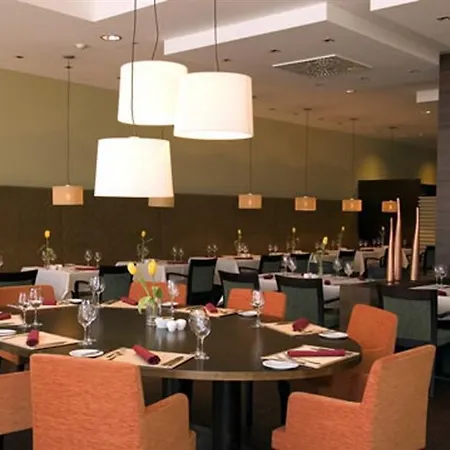 Nh Vienna Airport Conference Center Отель