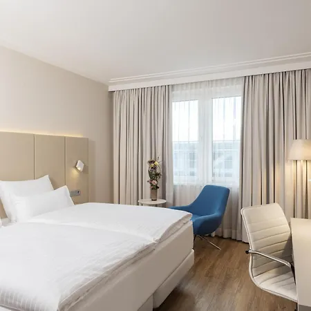 Nh Vienna Airport Conference Center Hotel 4*