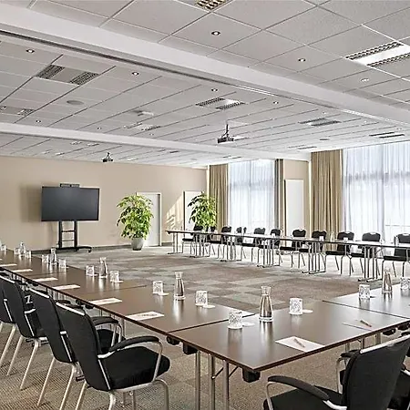 Nh Vienna Airport Conference Center Hotel