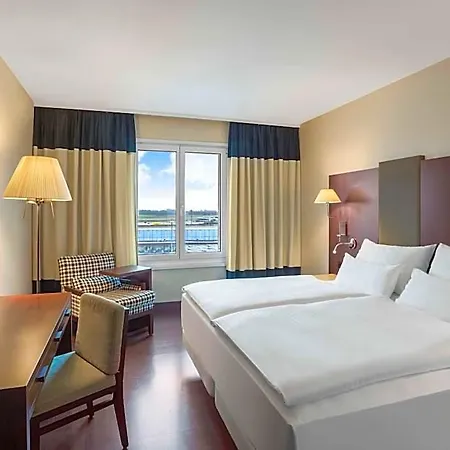 Nh Vienna Airport Conference Center 4*