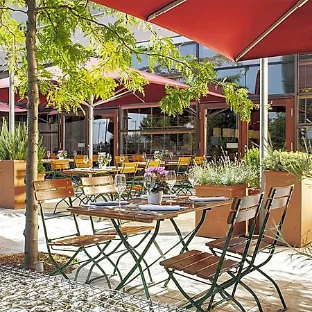 Nh Vienna Airport Conference Center Hotel 4*