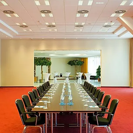Nh Vienna Airport Conference Center 4*