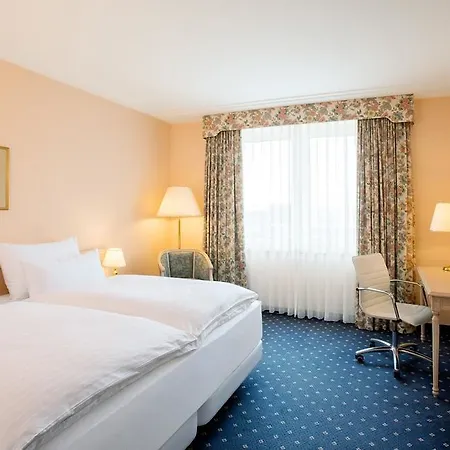 Nh Vienna Airport Conference Center 4*