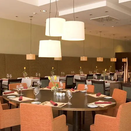 Nh Vienna Airport Conference Center 4* Швехат