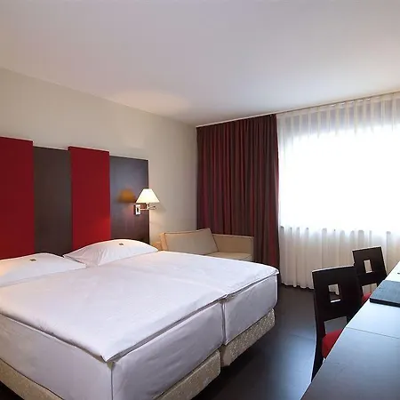Hotel Nh Vienna Airport Conference Center 4*