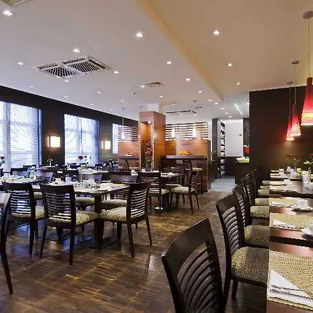 Nh Vienna Airport Conference Center 4*