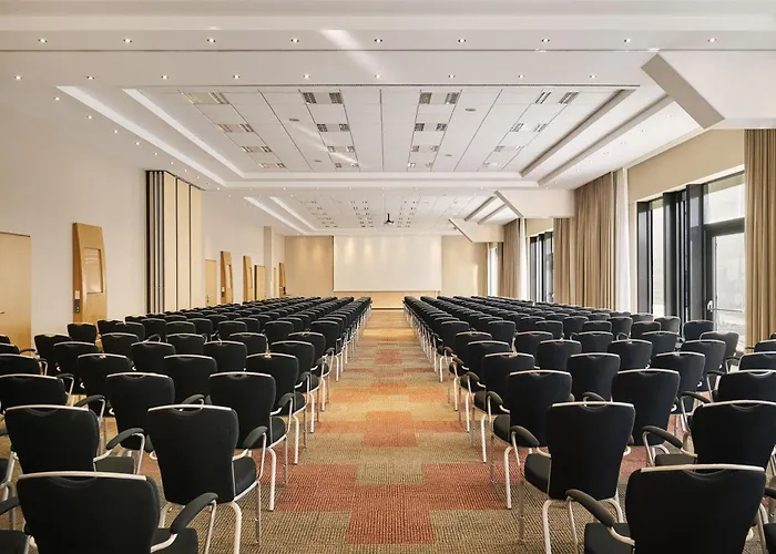 Nh Vienna Airport Conference Center Hotel 4*
