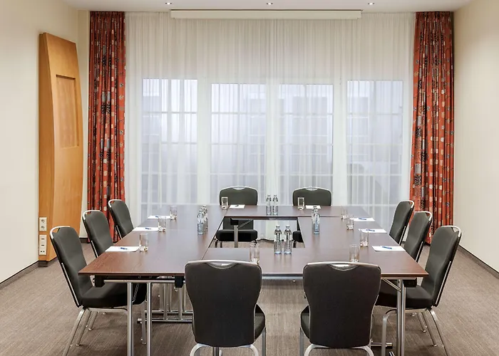 Nh Vienna Airport Conference Center Hotel 4*