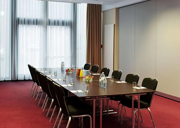 Nh Vienna Airport Conference Center Hotel 4*