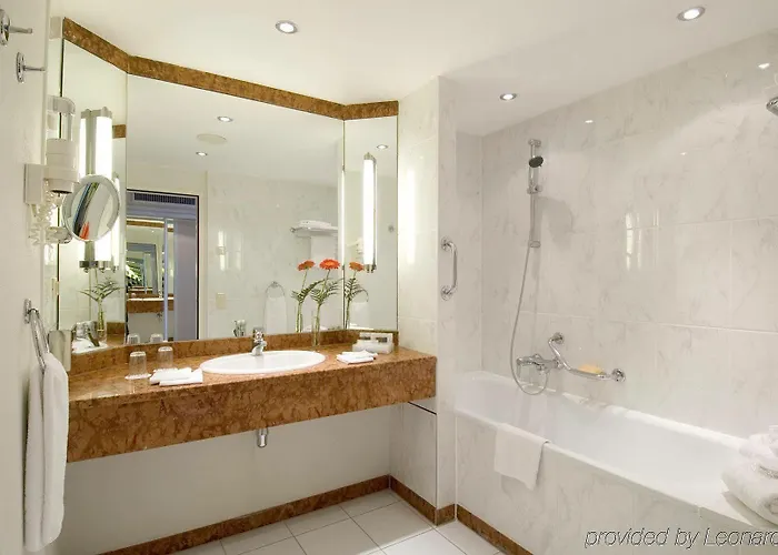 Nh Vienna Airport Conference Center Hotel 4*